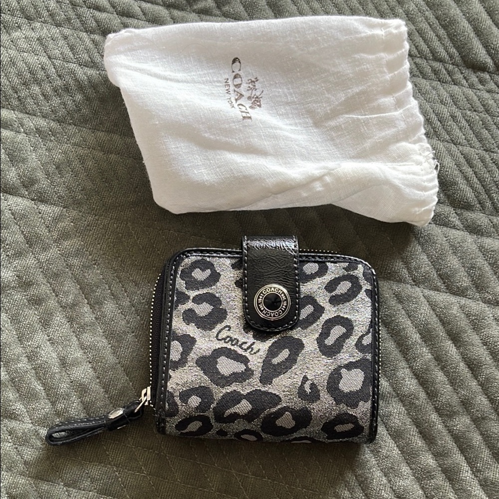 Coach Black/Silver/Gray Leopard Print Wallet. Tons of CC slots and zippered. New